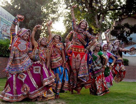 Garba Folk Dance, History, Steps, Origin, Dress, Information