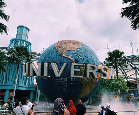 Universal Studios in Sentosa - Meet your beloved Movie Characters