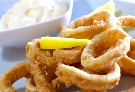 Crispy Fried Calamari recipe (Kalamarakia Tiganita) - My Greek Dish