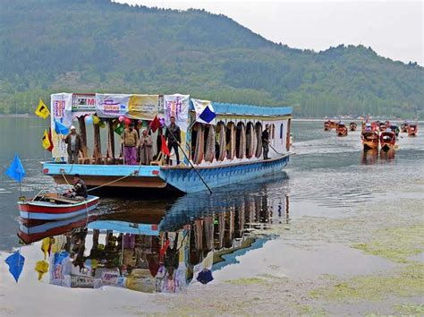 Shikara Festival Begins in Dal Lake