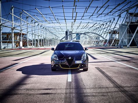 2019 Alfa Romeo F1 Drivers Pose Next To Giulia, Stelvio - autoevolution