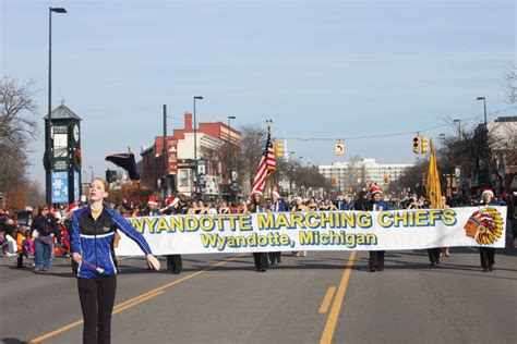 Wyandotte Christmas Parade Brings Santa to Town | Wyandotte, MI Patch