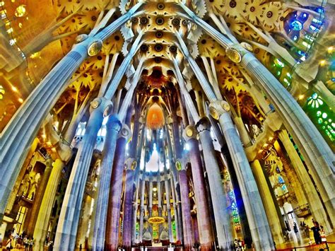 La Sagrada Familia, The Church Nuanced “Art Deco” in The Heart of ...