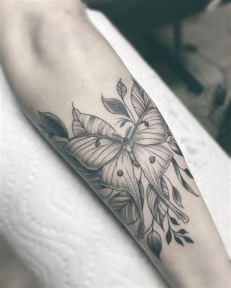 101 Amazing Moth Tattoo Designs You Needs To See! | Moth tattoo design ...