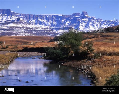 Drakensberg mountains snow hi-res stock photography and images - Alamy