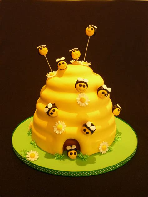 Bee cakes, Bumble bee cake, Birthday cake kids