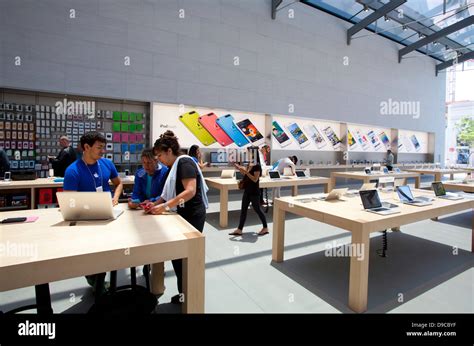 Apple store, Third Street Promenade, Santa Monica, California, USA ...