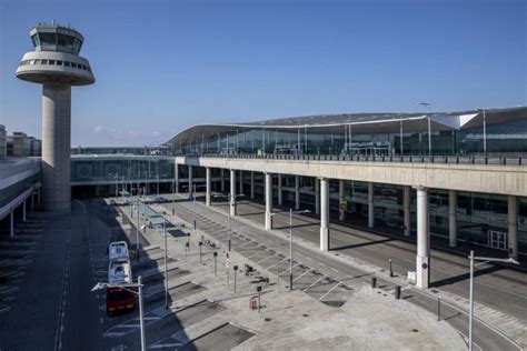 Barcelona airport expansion plan given go-ahead with €1.7bn investment ...