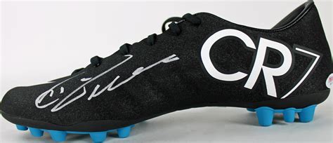 Lot Detail - Cristiano Ronaldo Signed Nike CR7 Soccer Cleat (PSA/DNA)