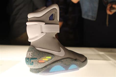 Nike designer says self-lacing 'Back to the Future' shoes will arrive in 2015 - The Verge