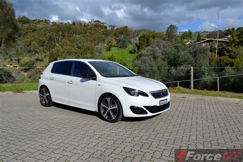 Peugeot 308 Review: 2015 Peugeot 308 GT Diesel