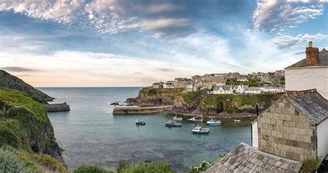 Premium Photo | Port isaac in cornwall