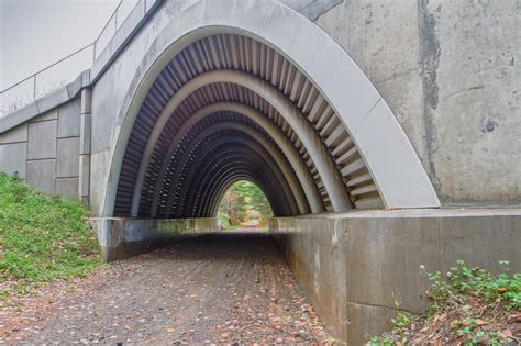 Composite Arch Bridges - Advanced Structures & Composites Center - University of Maine