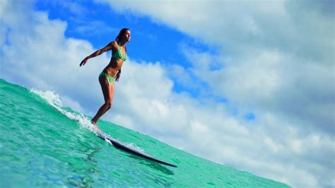 Surfing Girl Wallpaper Hd - 1920x1080 Wallpaper - teahub.io