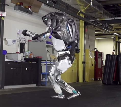 Boston Dynamics Atlas : Boston Dynamics Atlas Robot Can Now Do Parkour ...