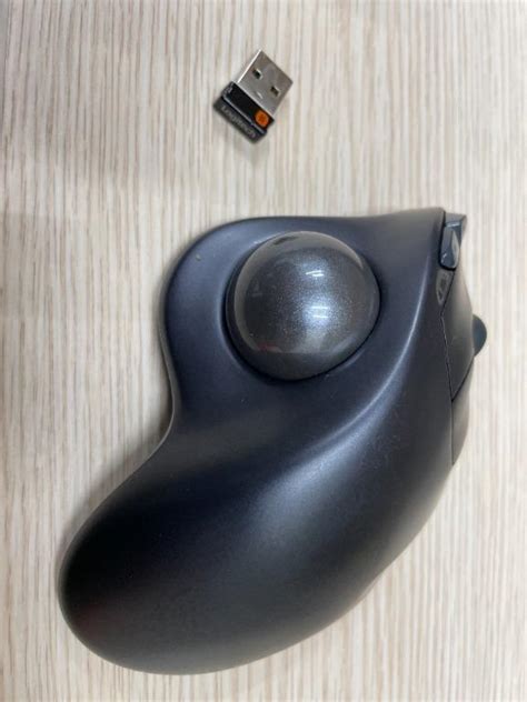 Logitech M570 Trackball Ergonomics Mouse, Computers & Tech, Parts & Accessories, Mouse ...