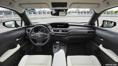 2019 Lexus UX 250h Hybrid (Euro-Spec) | Interior, Cockpit