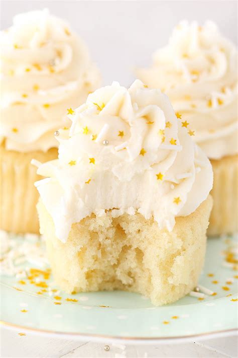 Moist Vanilla Cupcakes