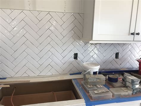 30+ Herringbone Pattern With Subway Tile – DECOOMO