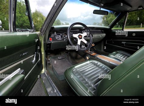 Introducir 38+ imagen 1970 dodge charger interior - Abzlocal.mx