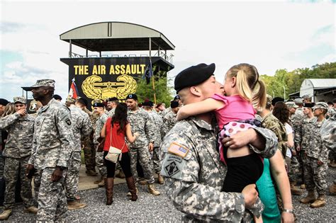 'Strike' Soldier graduates Air Assault School despite amputation ...