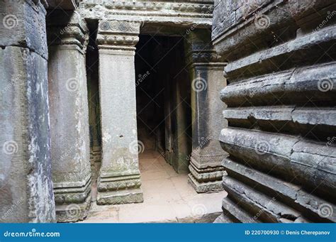 Angkor Wat Temple stock photo. Image of building, shrine - 220700930