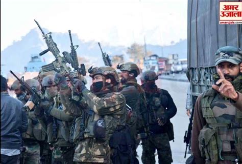 Indian Army Para Special Forces Commandos armed with M4A1 SOPMOD Block-1 with COMP M4 Red Dot ...