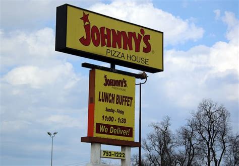 Johnny's Pizza Lunch Buffet Hours: What Time Do They Start?