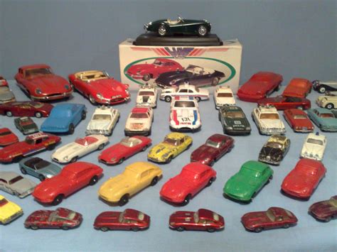 TOM's TECH TOYS: JAGUAR MODELS