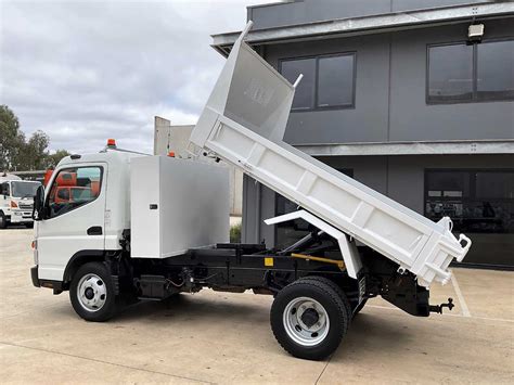 2016 MITSUBISHI CANTER TIPPER - Racecourse Motor Company