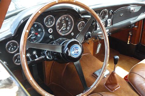 1964 - Aston Martin DB 5 - dashboard | Aston martin, Aston martin db5, Car interior