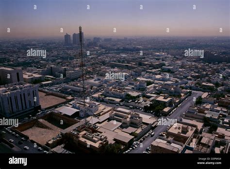 Riyadh skyline hi-res stock photography and images - Alamy