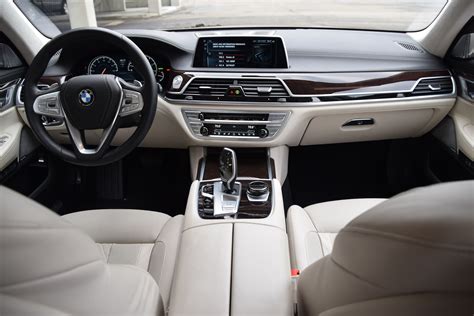 BMW 7-Series: Judging for 2016 Wards 10 Best Interiors | WardsAuto