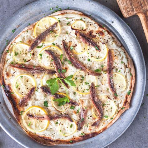 Anchovies Pizza Recipe & Tips on Most Compatible Toppings in 2020 ...