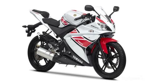 2012 Yamaha YZF-R125 WGP 50th Anniversary Review - Top Speed