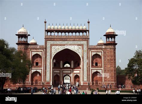 Taj Mahal entrance gate Stock Photo - Alamy