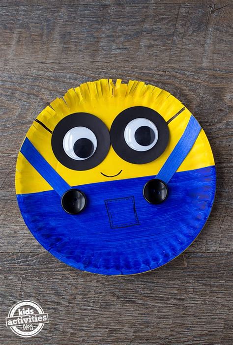 Easy Paper Plate Minion Craft | Kids Activities Blog