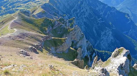 Walking and hiking in Crete: The best short, mid and long range trails! - Wandering our World