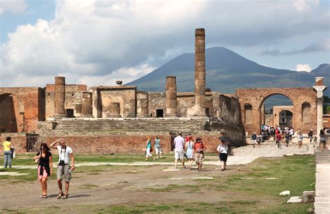 Pompeii & Vesuvius Volcano Day Trip from Rome - City Wonders