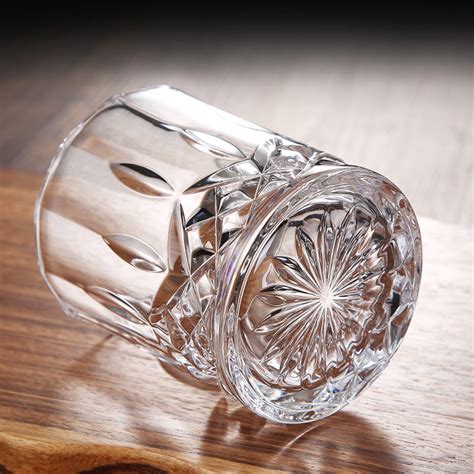 Irish Crystal Whiskey Glasses - Sip in Gentleman's Style | Glasscias