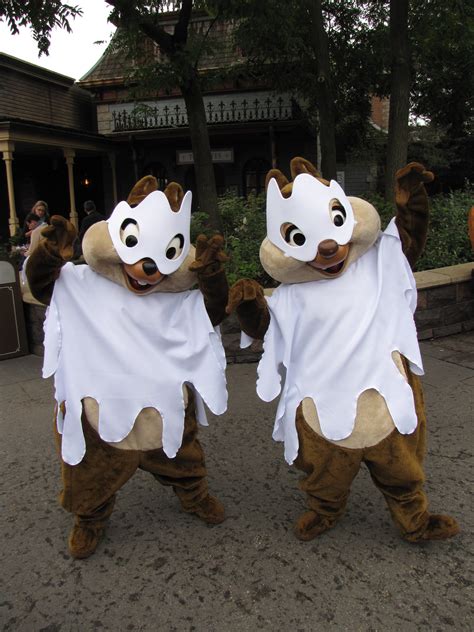 Worldwide Wednesdays: Great Halloween costumes at Disneyland Paris including Huey Dewey and ...