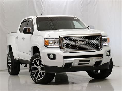 Pre-Owned 2018 GMC Canyon Denali 4D Crew Cab near Chicago #A7620PA | Bill Jacobs Auto Group