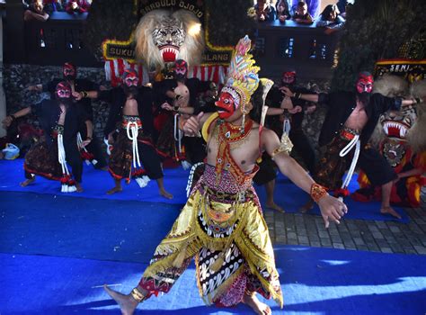 'Reog' dance performed at Archipelago Panji Festival - Art & Culture ...