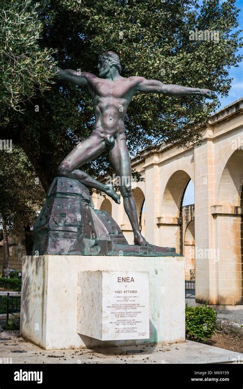 Fountain upper barrakka gardens hi-res stock photography and images - Alamy