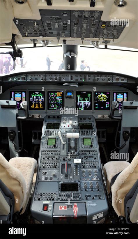 Boeing 777 Cockpit Window