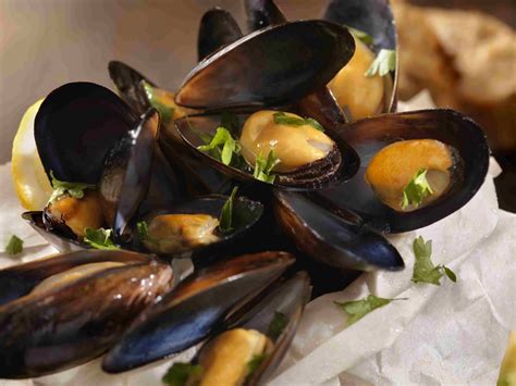 How to Choose, Store and Cook Mussels