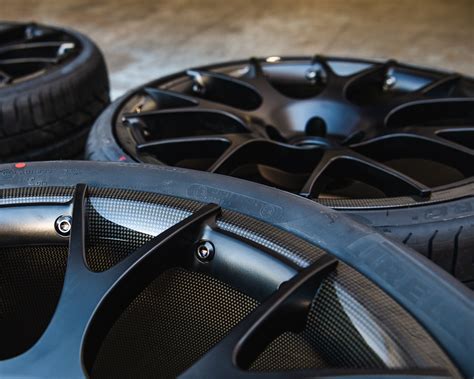 Dymag Carbon Fiber Wheels IN STOCK AT DISCOUNTED PRICE | McLaren Life