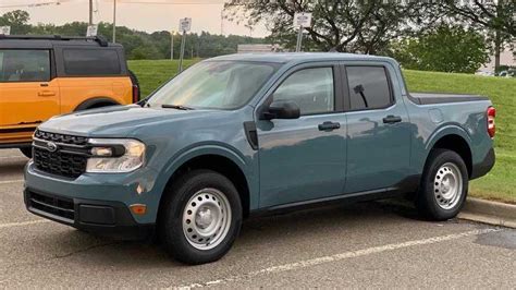 Ford Maverick Looks Properly Small In Family Photo With Ranger, F-150