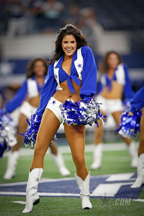 Dallas Cowboys Cheerleaders | Cheerleading outfits, Hot cheerleaders ...