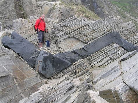 Dyke and sill intrusion into Dalradian quartzites, Donegal